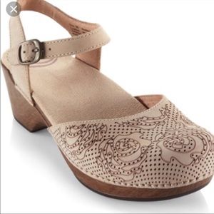 Dansko SAM leather ankle strap sandals sz 10.5